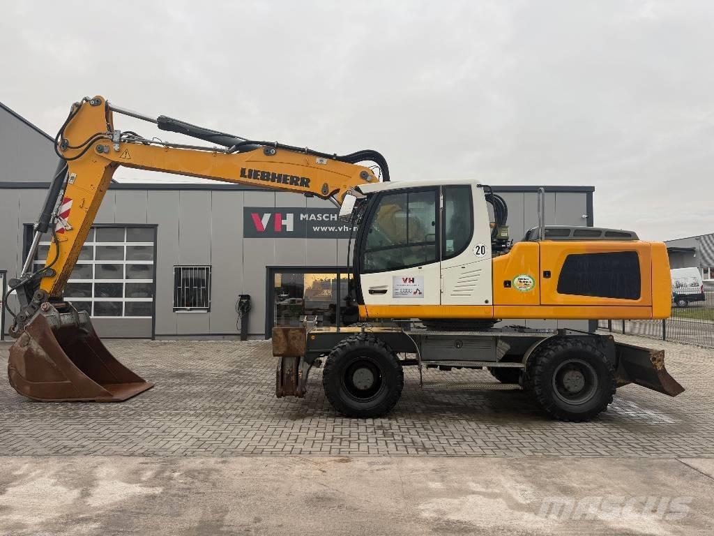 Liebherr A 924 Wheeled excavators