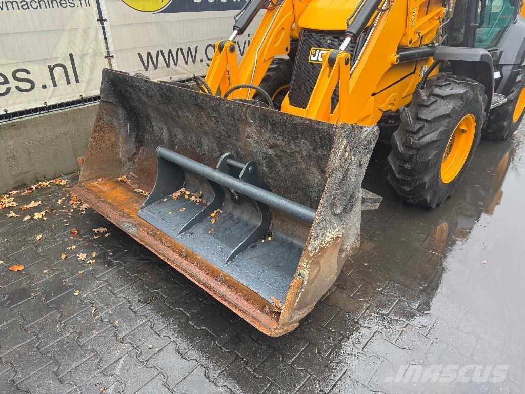 JCB 3CX compact Backhoe loaders