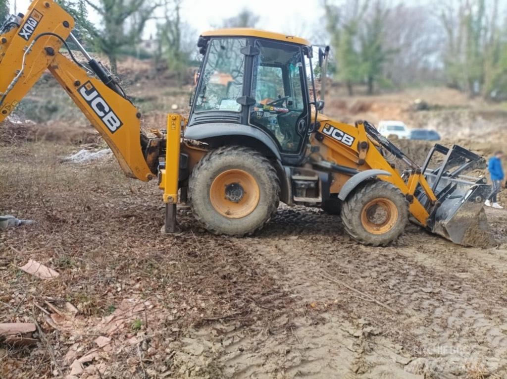 JCB 3 CX Backhoe loaders