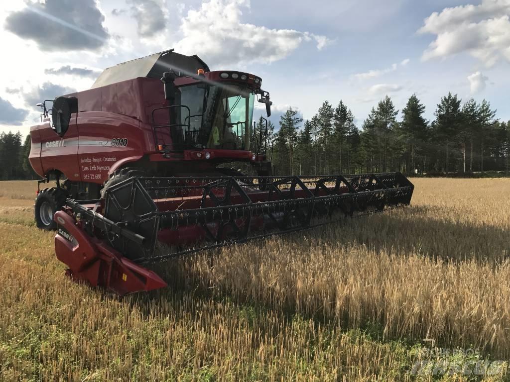 Case IH 9010 Combine harvesters