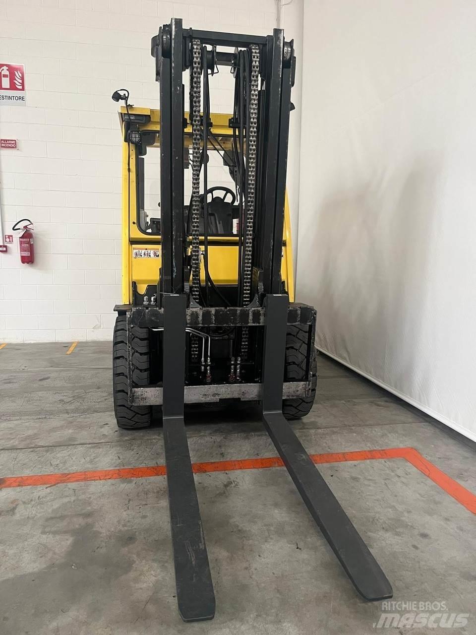 Hyster H5.5FT Diesel trucks