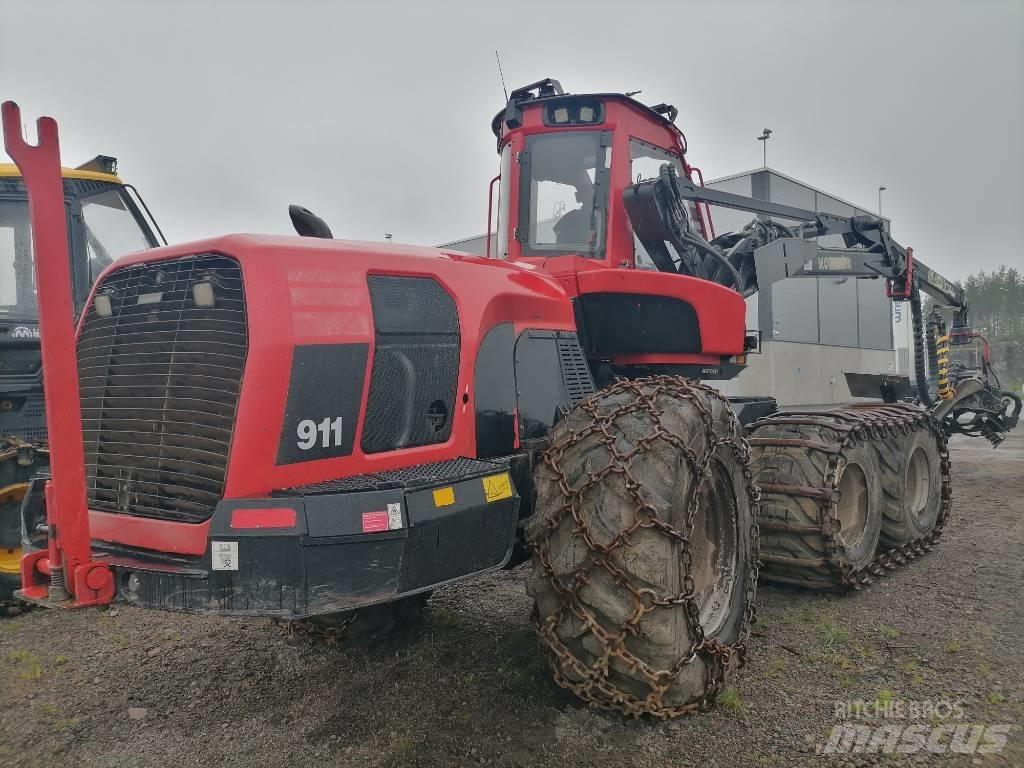 Komatsu 911 Harvesters