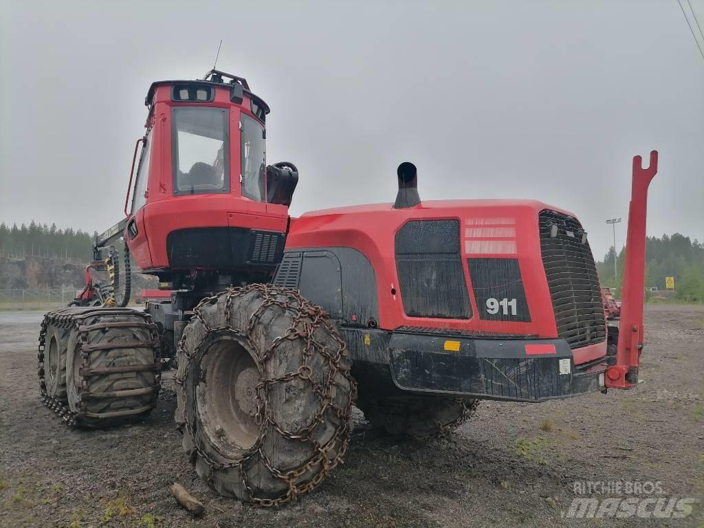 Komatsu 911 Harvesters