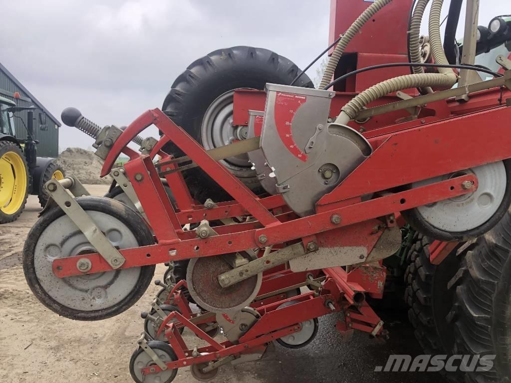 Kverneland Miniair S Precision sowing machines