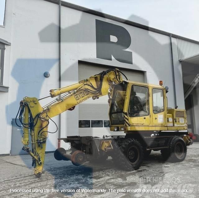 Liebherr A900ZW Wheeled excavators