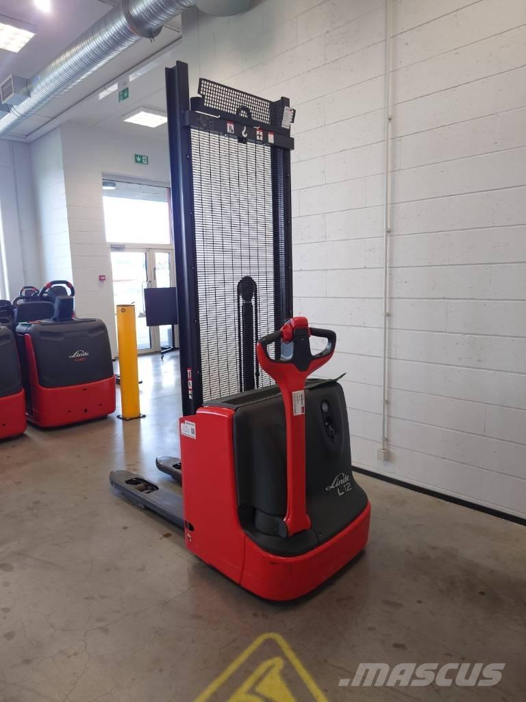 Linde L 12 Pedestrian stacker