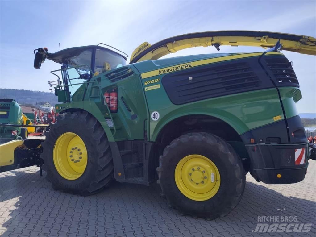 John Deere 9700i Self-propelled foragers