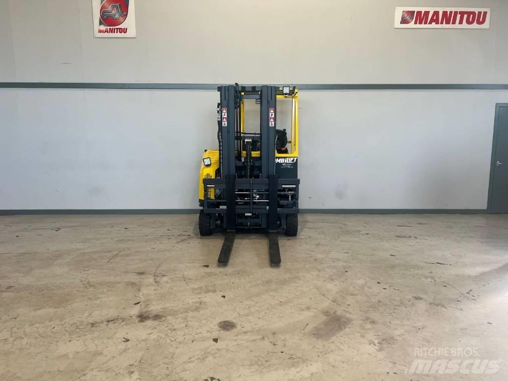 Combilift CB 3000 Diesel trucks