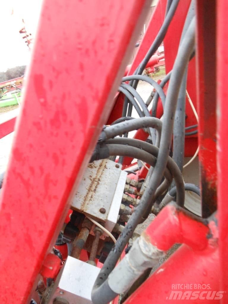 Lindus SPRUTA 2400L Trailed sprayers