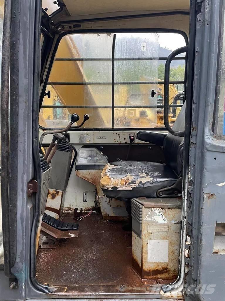 Sumitomo S160 Crawler excavators