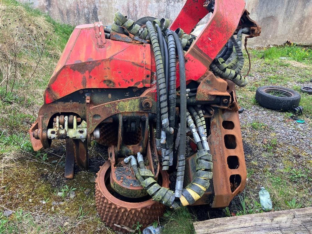 Komatsu 370.2 Harvester heads