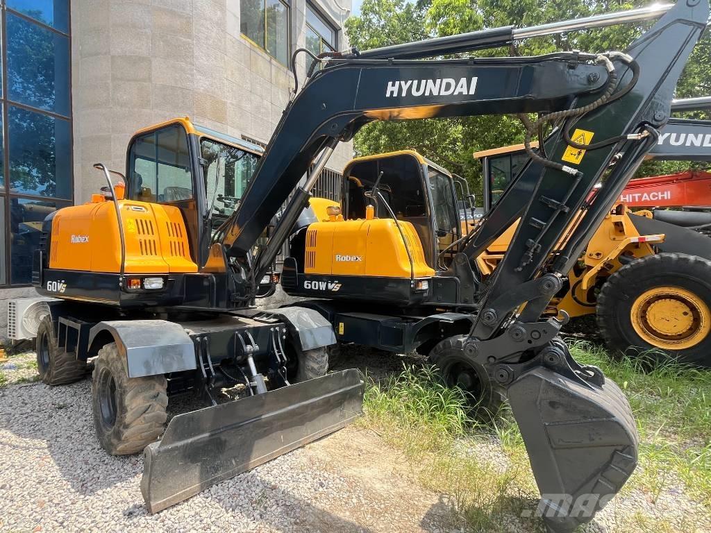 Hyundai R60W Wheeled excavators