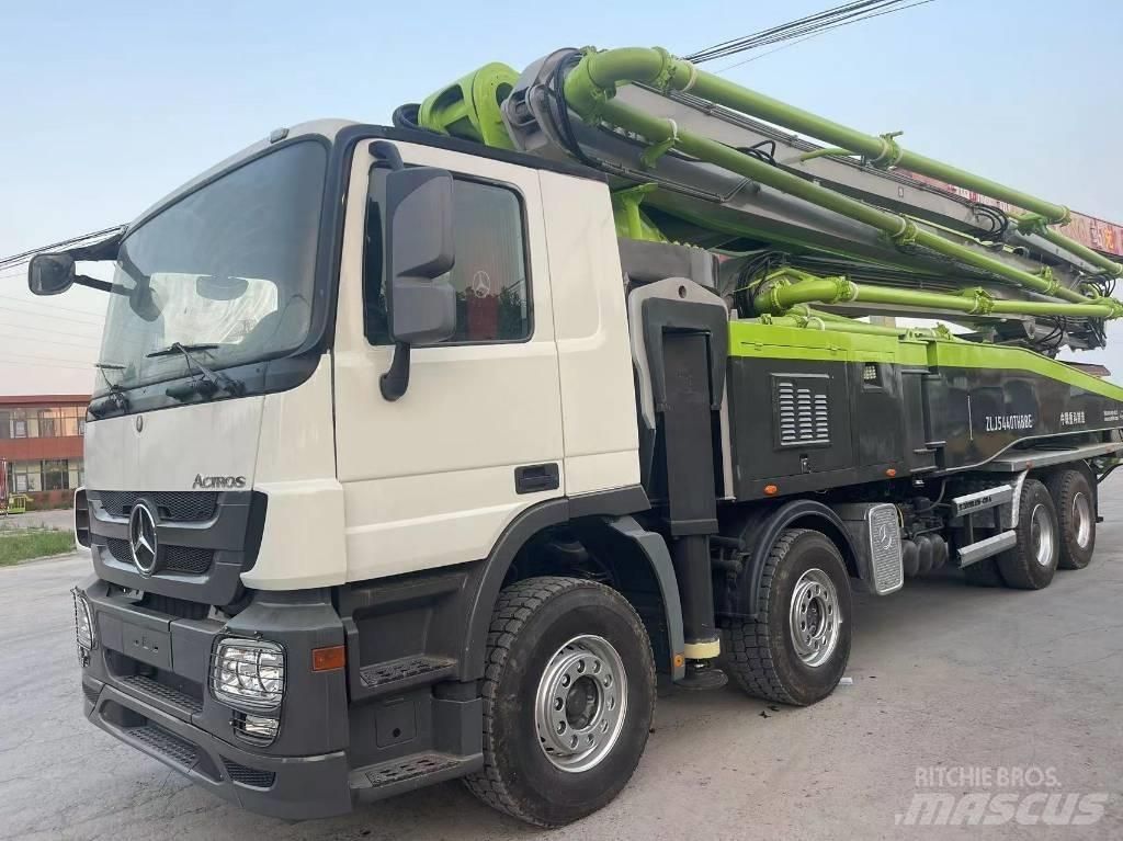 Zoomlion 56M Concrete pump trucks