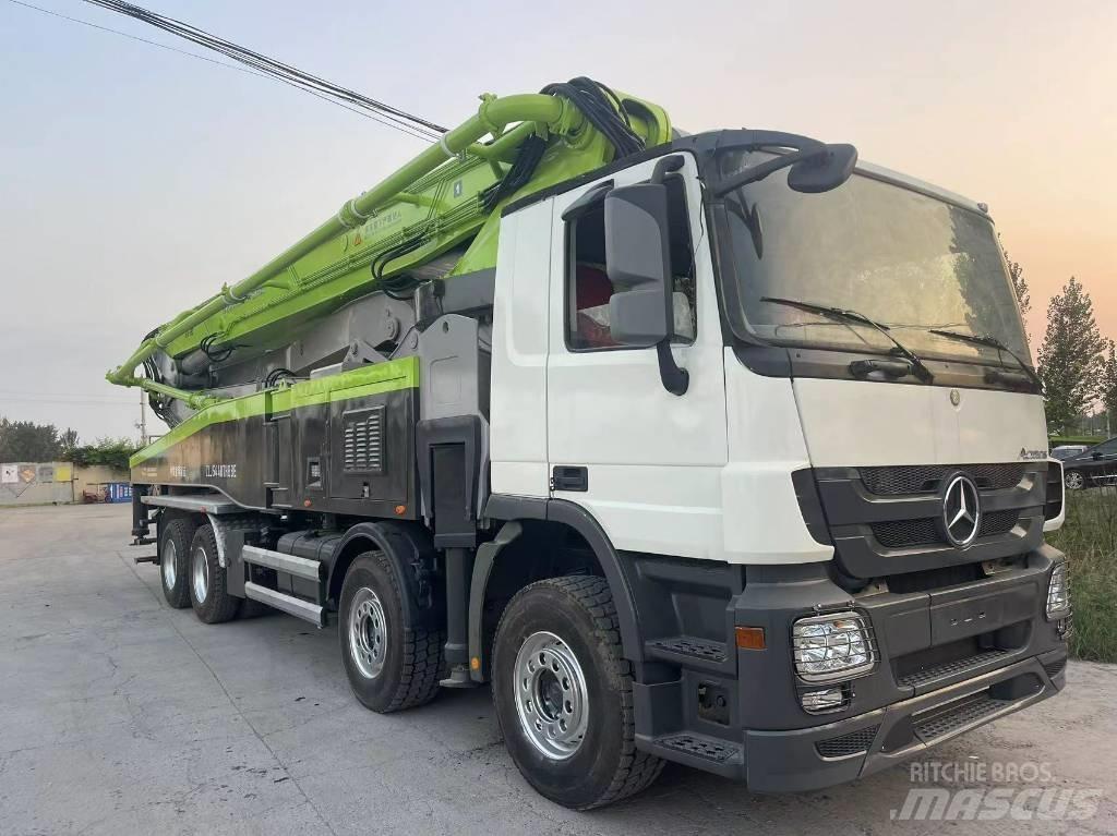 Zoomlion 56M Concrete pump trucks