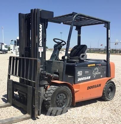 Doosan B40 X-5 Electric forklift trucks