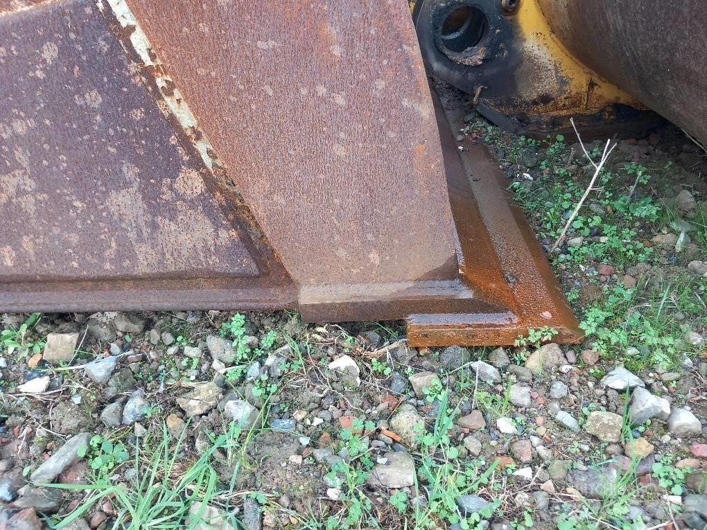 Komatsu WA480-8 Buckets