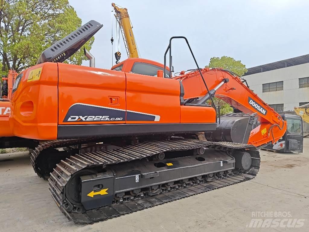 Doosan DX 225 LC-9 Crawler excavators