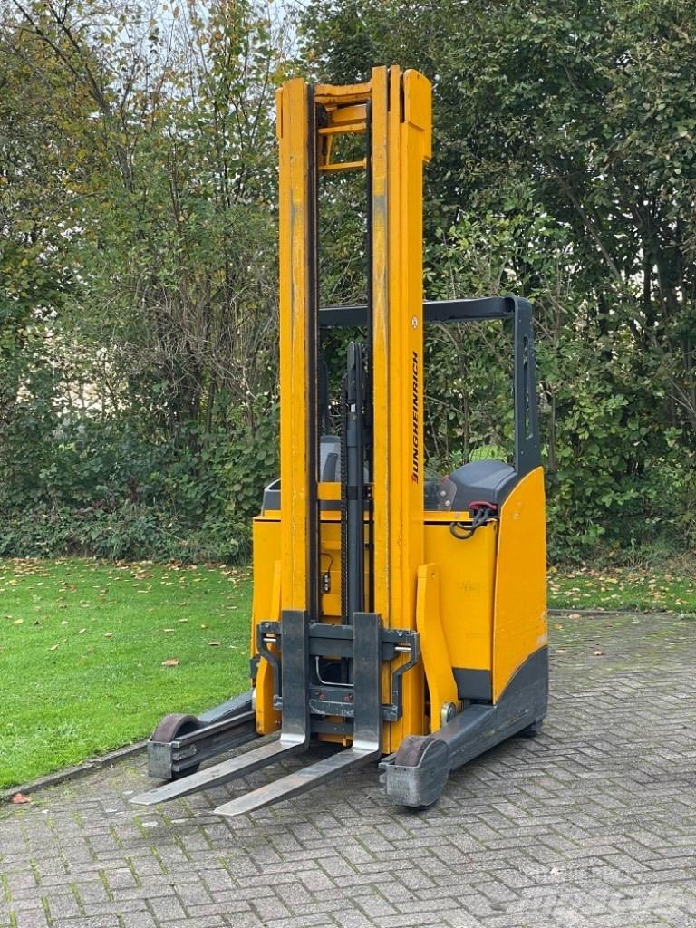 Jungheinrich ETV 114 Reach trucks