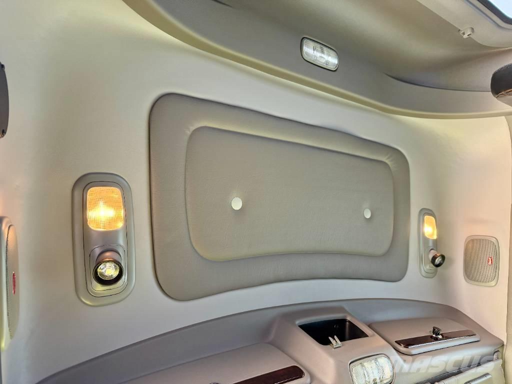 Peterbilt 389 Tractor Units