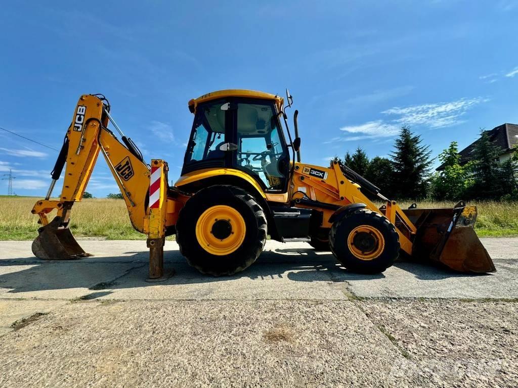 JCB 3 CX Backhoe loaders