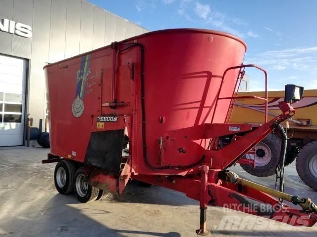 Peecon 26M³ Mixer feeders