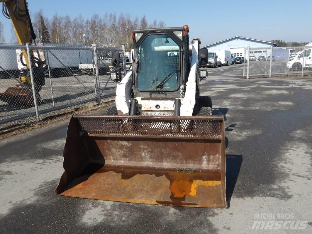 Bobcat S250 Skid steer loaders
