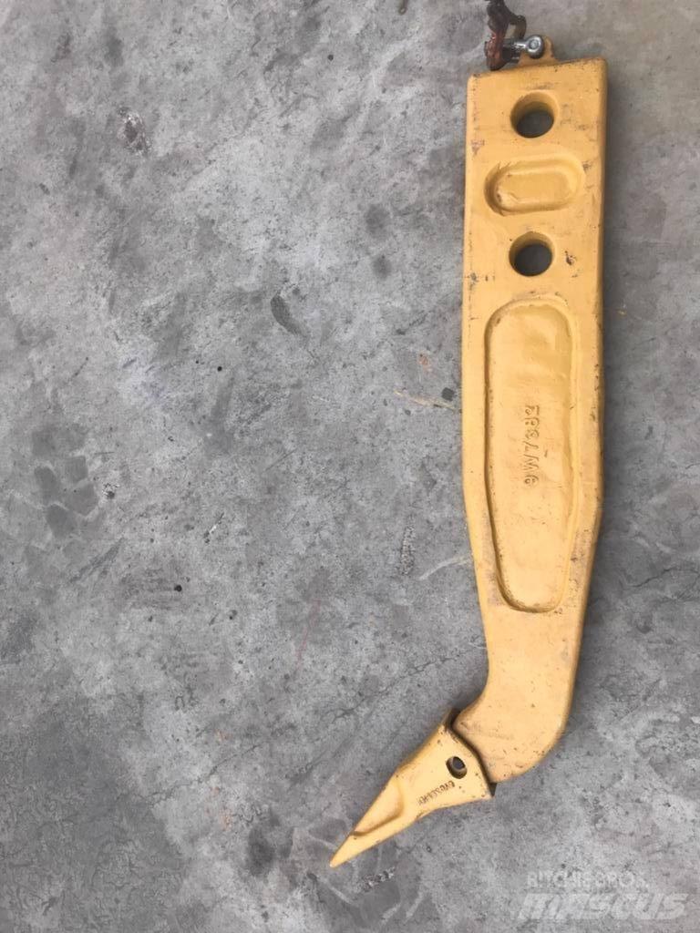 Komatsu D61 Shank Scarifiers