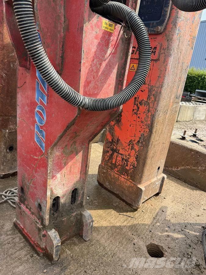 Mecalac 15MWR Hammers / Breakers