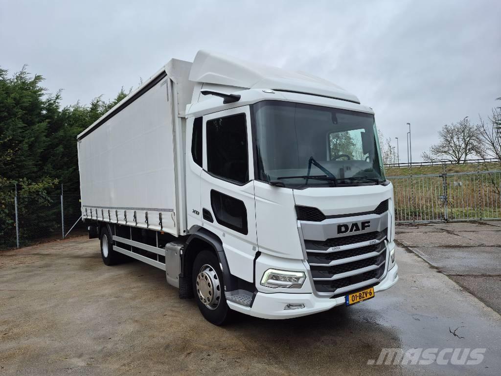 DAF XD 370 Curtainsider trucks