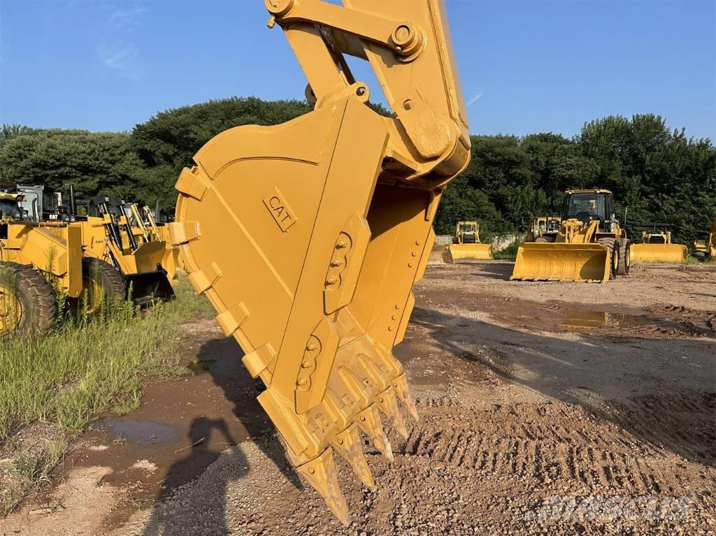 CAT 330D2L Crawler excavators
