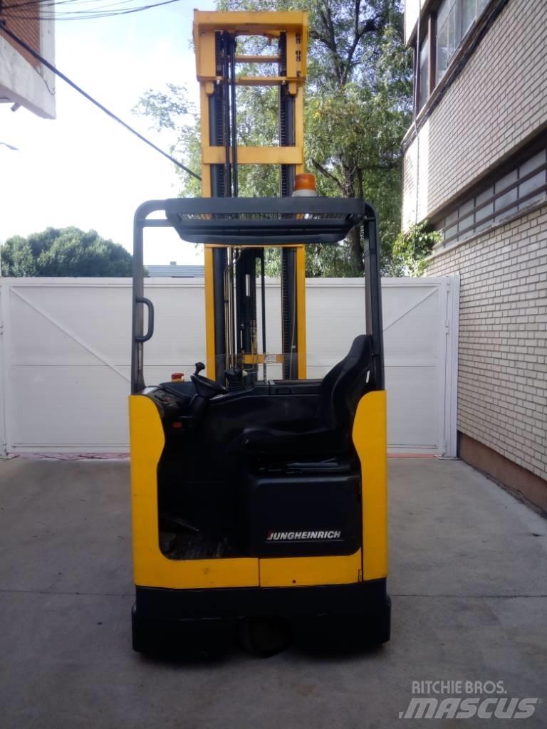 Jungheinrich ETV 220 Reach trucks