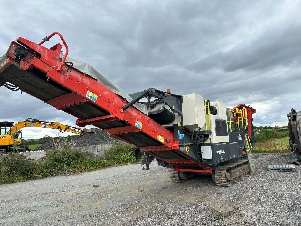 Sandvik QJ 241 Mobile crushers