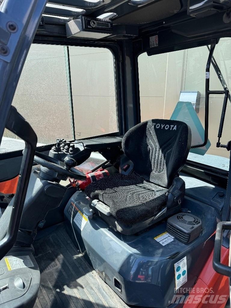Toyota 02-8FDF30 Diesel trucks