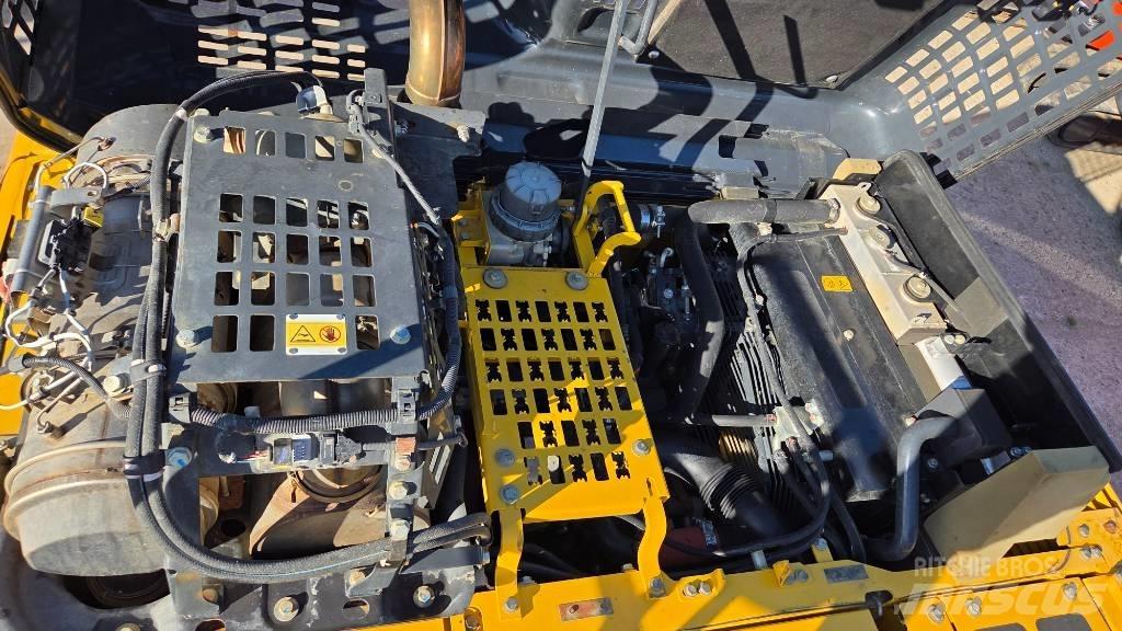 Komatsu PC 210 Crawler excavators