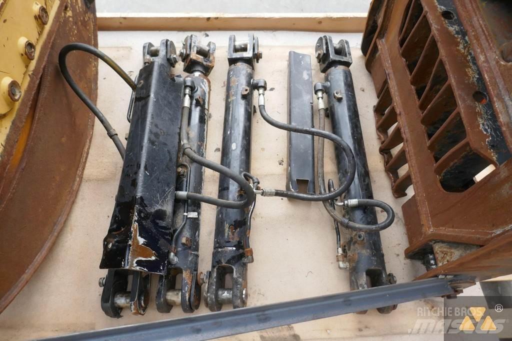 CAT 525D Grapple Transportation - Others