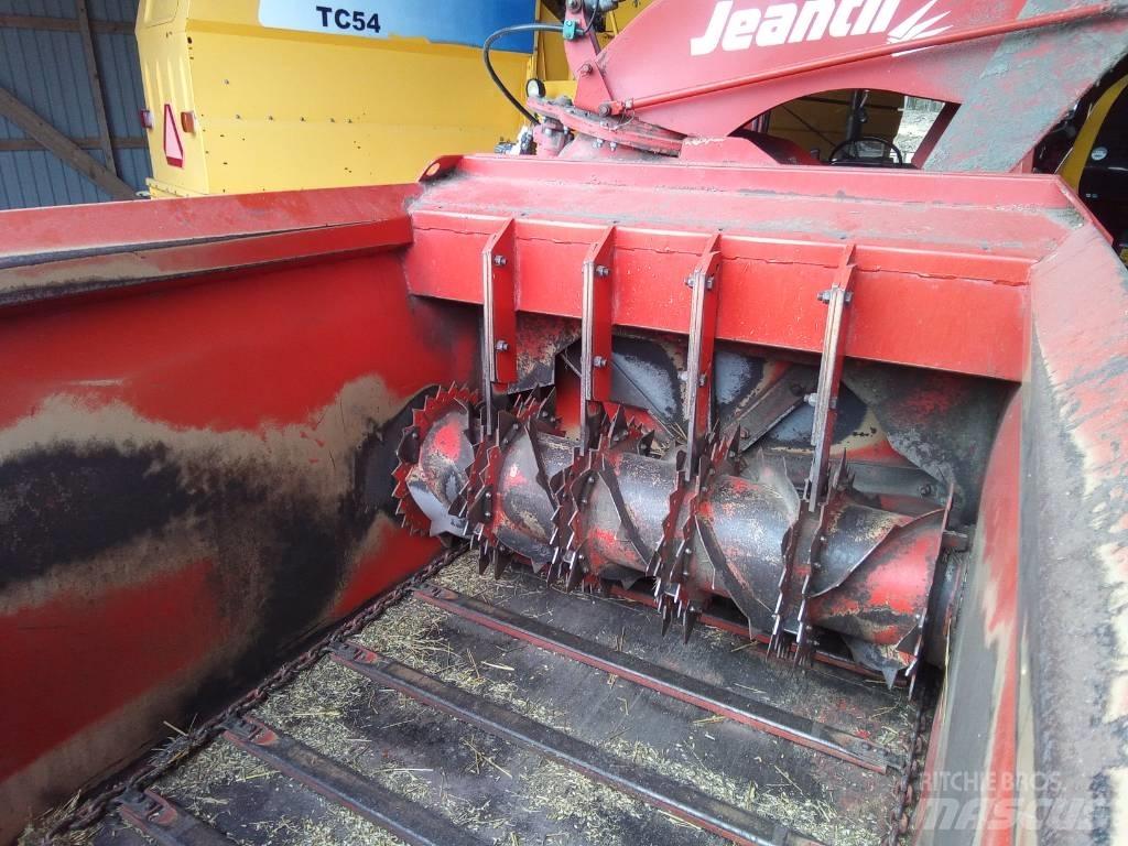 Jeantil PR 2000 Bale shredders, cutters and unrollers