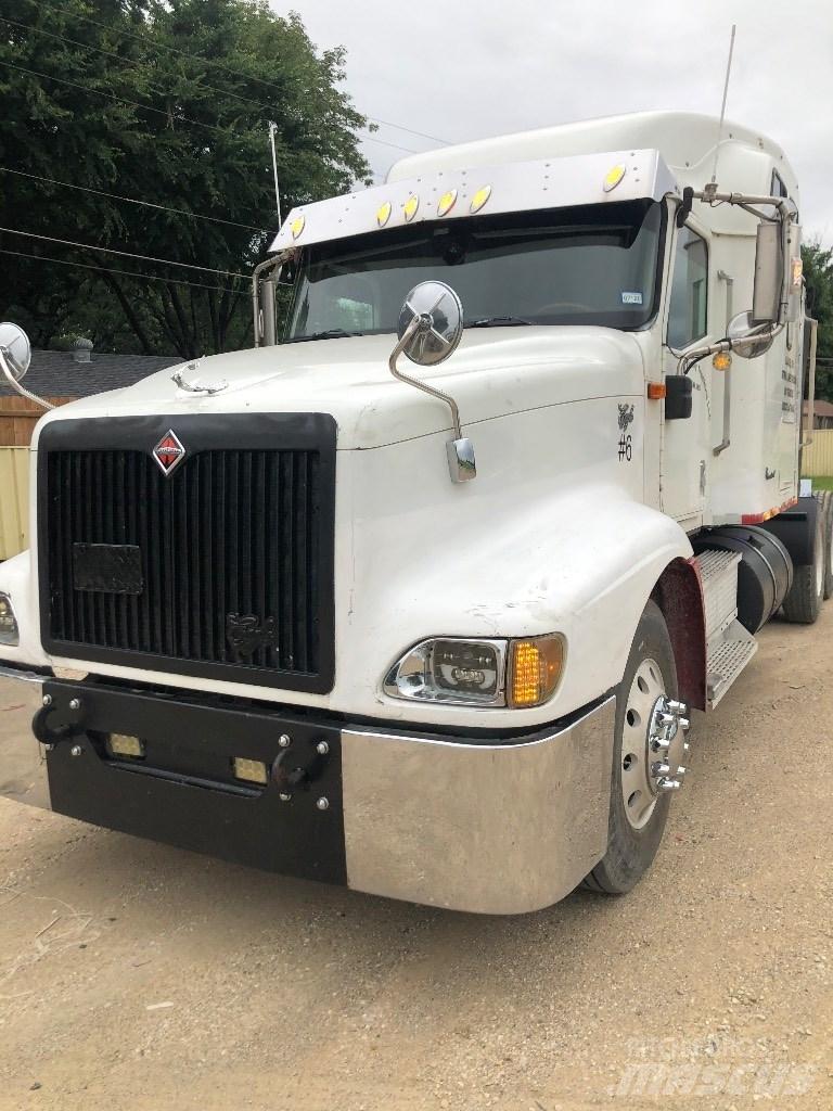  2000 International Tractor Units