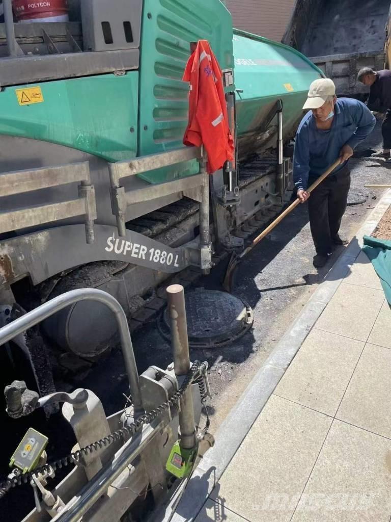 Vögele Super 1880L Asphalt pavers