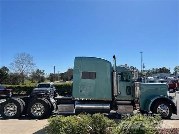 Peterbilt 389 Construction - Others