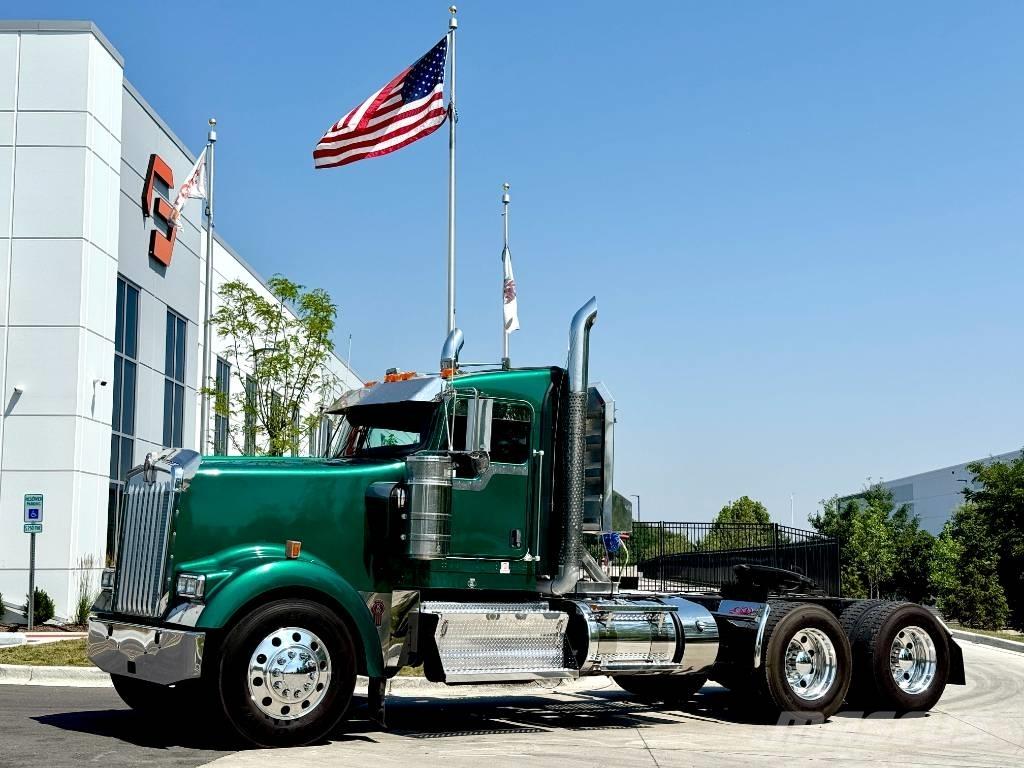 Kenworth W 900 Tractor Units