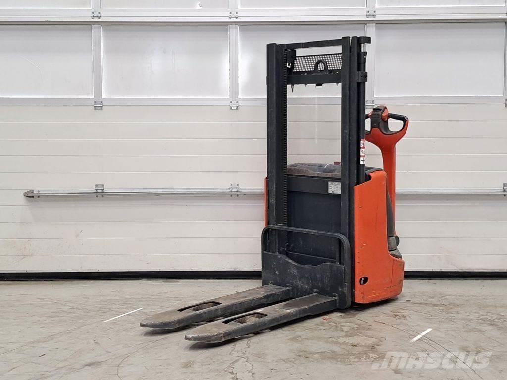 Linde L10B Pedestrian stacker