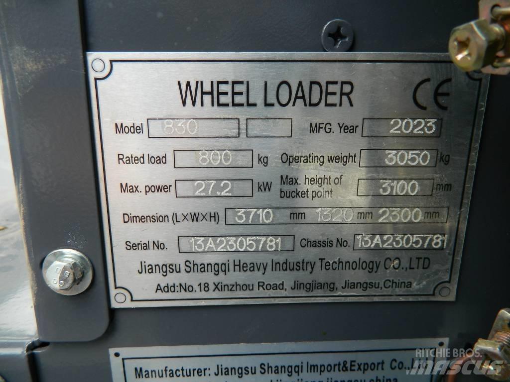 Attack 830 Front loaders and diggers
