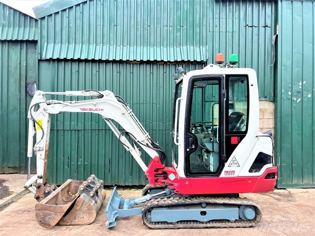 Takeuchi TB225 Mini excavators < 7t (Mini diggers)