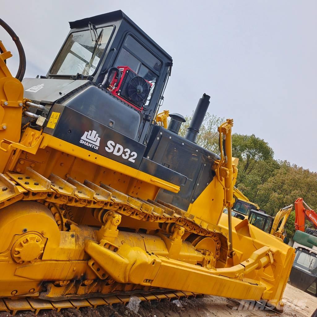 Shantui SD 32 Crawler dozers