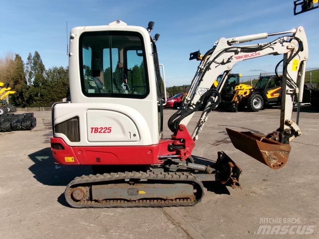Takeuchi TB 225 Mini excavators < 7t (Mini diggers)