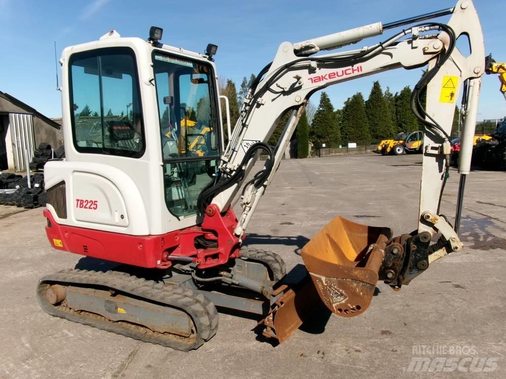 Takeuchi TB 225 Mini excavators < 7t (Mini diggers)