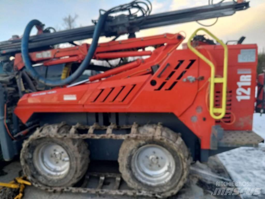 Sandvik DC 121R Surface drill rigs