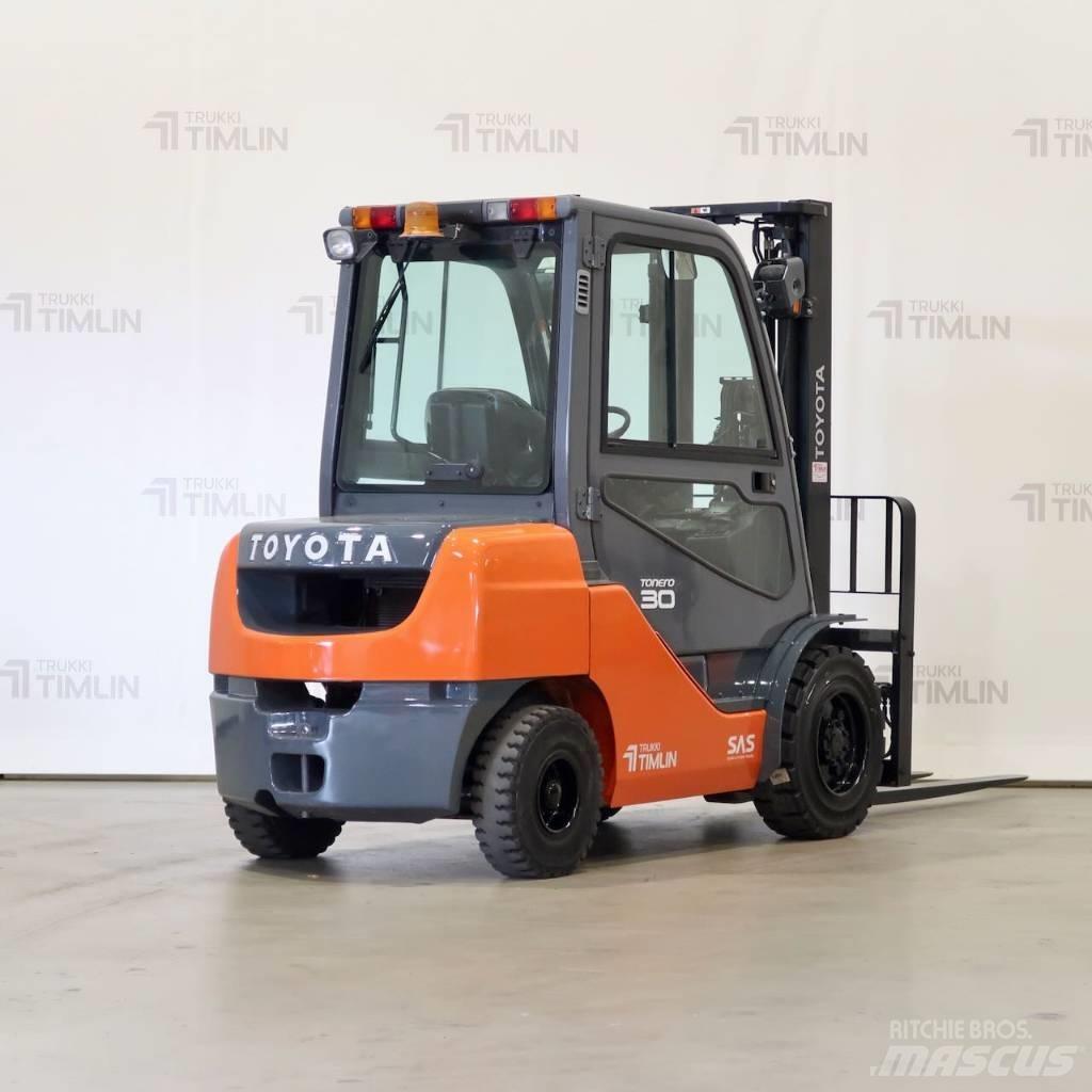 Toyota 02-8FDF30 Diesel trucks