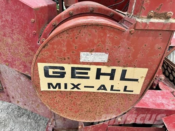 Gehl 95 Construction - Others