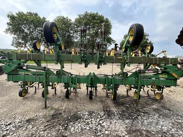 John Deere 845 Row crop cultivators